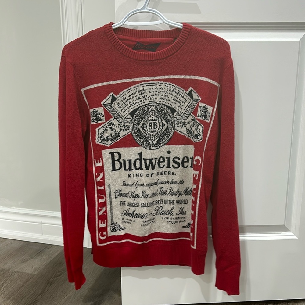 Budweiser sweater color red 🔴🔴🔴🔴🍺🍺🍺🍺 good conditions 100 % cotton 🧶